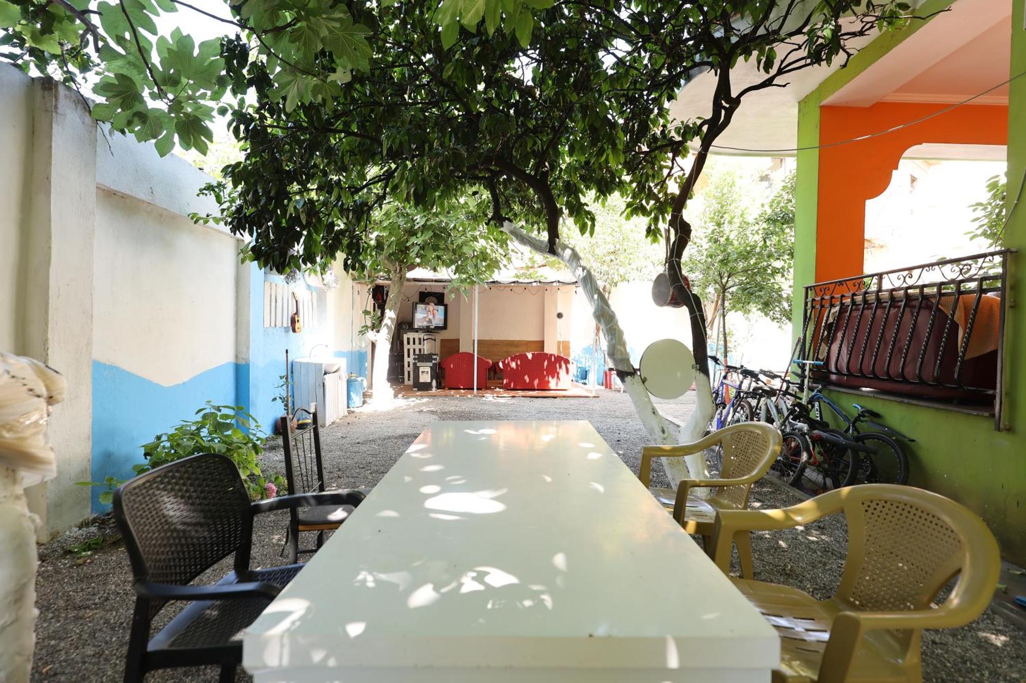 Hostel Osho Tirana Kültér fotó