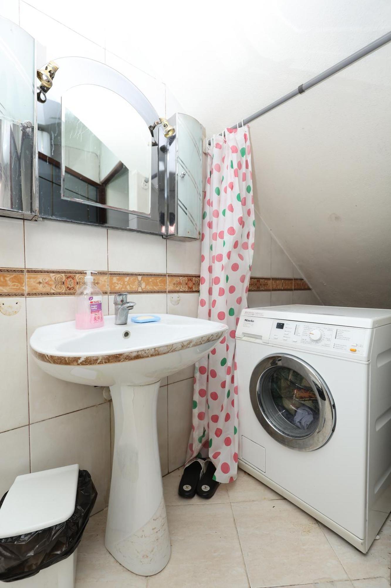 Hostel Osho Tirana Kültér fotó